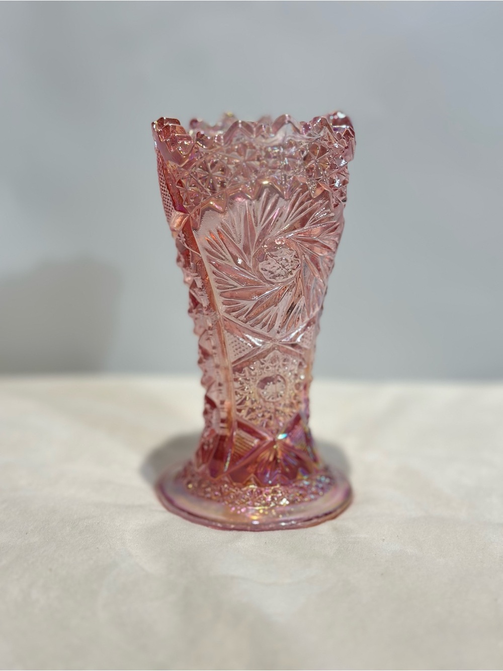 VTG, LE Smith, Aztec Heritage Pink Carnival Glass “Whirling Star Vase” 6”.